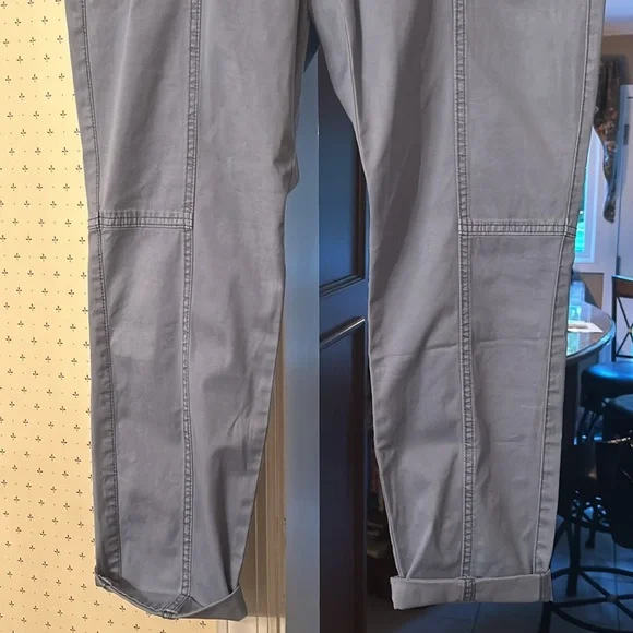 White House Black Market slim ankle high rise pret-a-jet crop pants. Size 10. - Picture 3 of 7